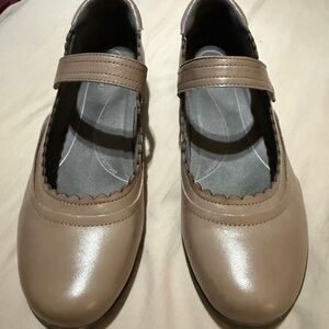 Scalloped Edge Mary Jane Flats in Taupe